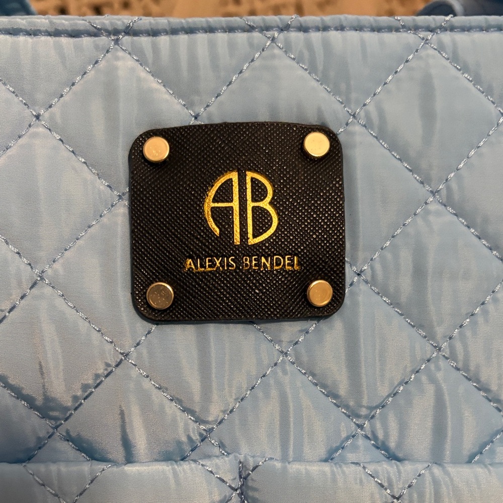 NWOT Alexis Bendel Sky Blue Quilted Tote - Picture 3 of 8